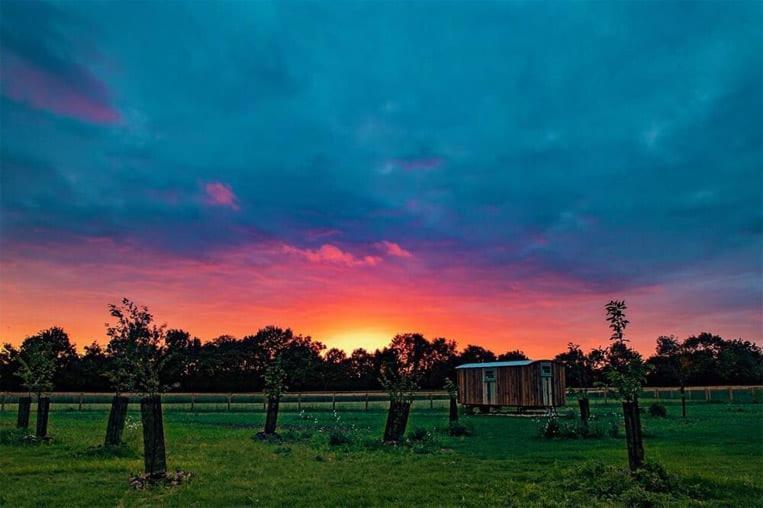 Honeysuckle Farm Holidays By Stay In Suffolk, Monk Soham Woodbridge Eksteriør billede