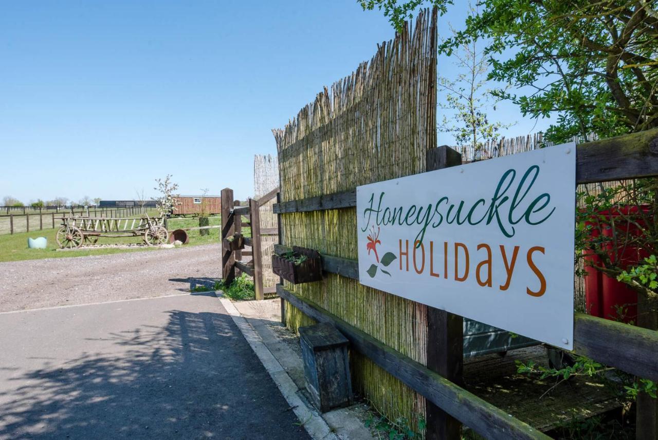 Honeysuckle Farm Holidays By Stay In Suffolk, Monk Soham Woodbridge Eksteriør billede